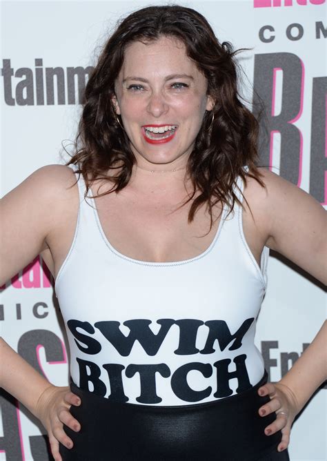 Rachel Bloom on More Big-Boob Frustrations: "Stuff Falls Into My Bra" By Leah Melby Clinton. March 30, 2016. Dressed. Having 30H Breasts Isn't Easy: "Food Always Gets Stuck in My Boobs"
